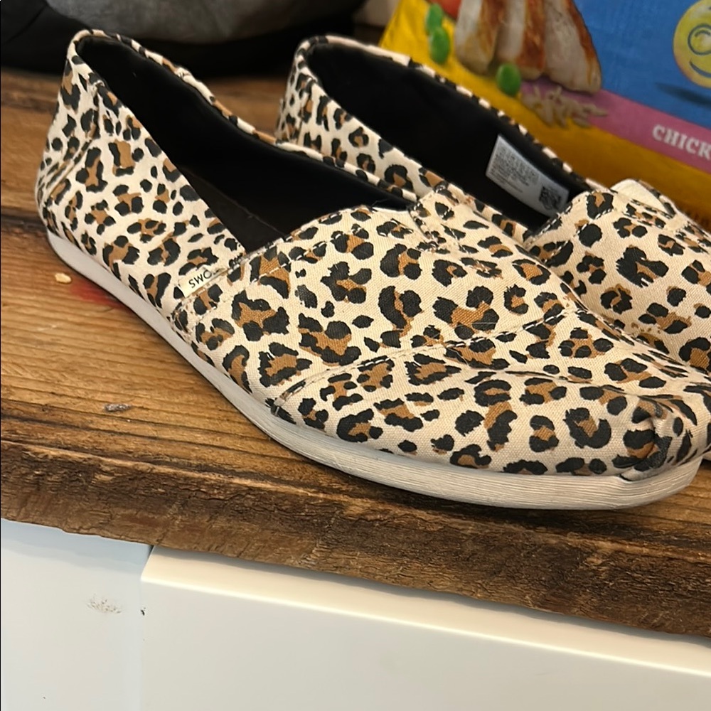 Toms Leopard Pattern Slip-On Shoes